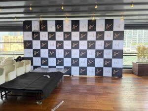 Step and repeat tension fabric