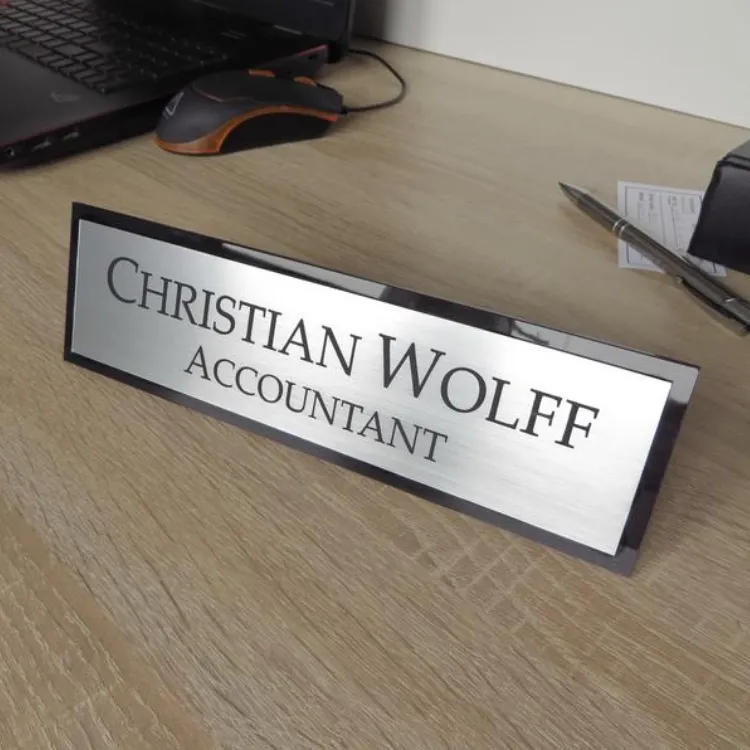 desk name plate printing in Dubai for corporate use