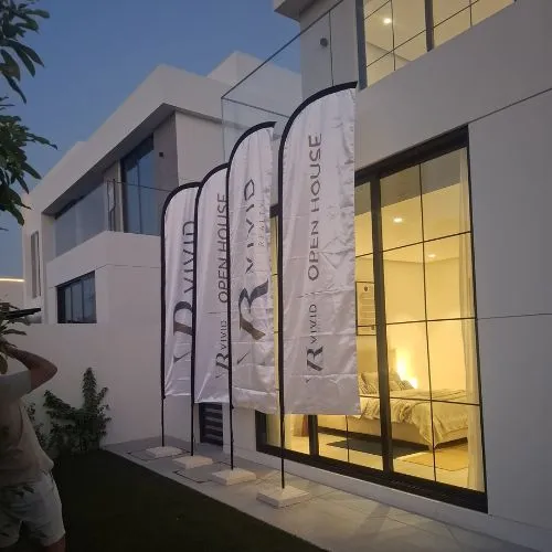Curved top flag printing for outdoor advertising display in Dubai